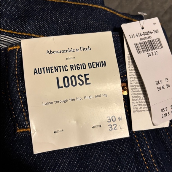 Abercrombie men’s loose jeans - Picture 3 of 4